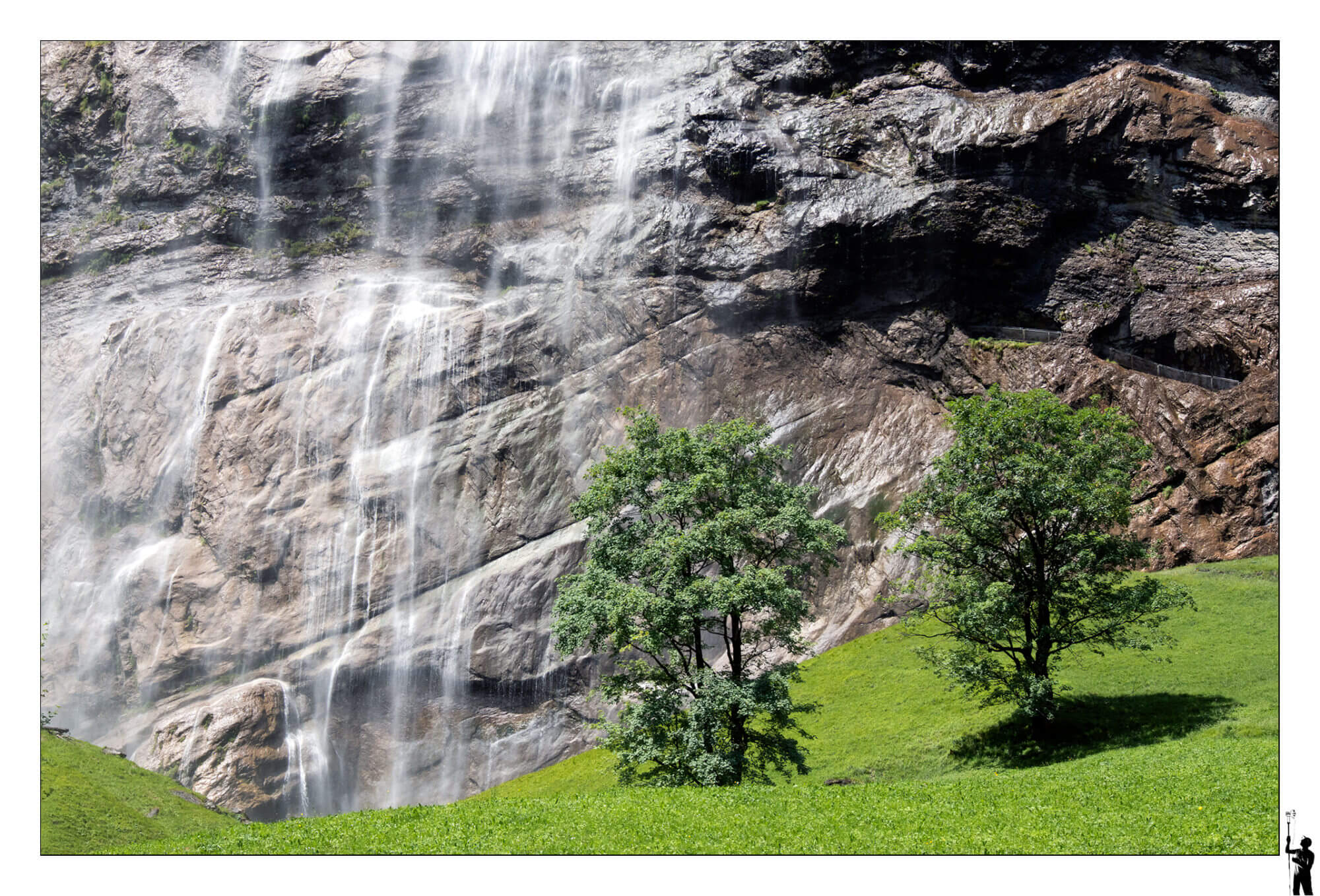 Canon M50 dans le Lauterbrunnen avec le 15-45 si décrié.