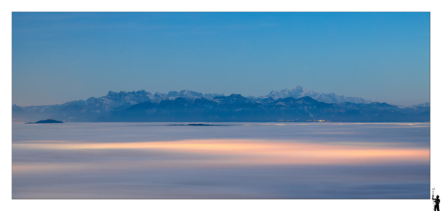 Vues des Alpes au couché du soleil