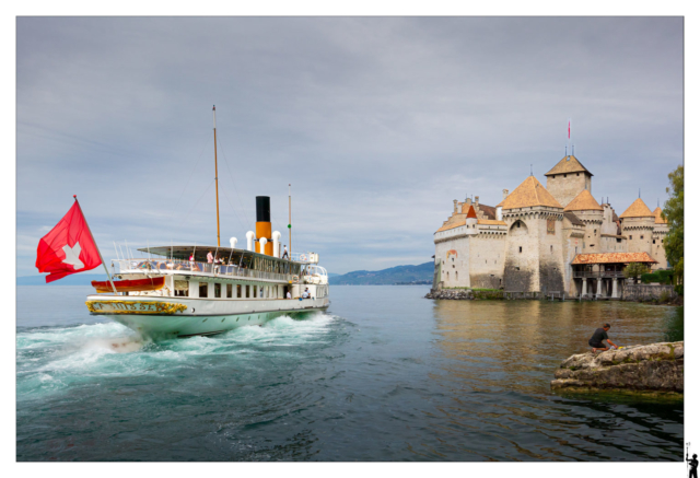 CGn bateau près de Villeneuve en suisse et son château de Chillon