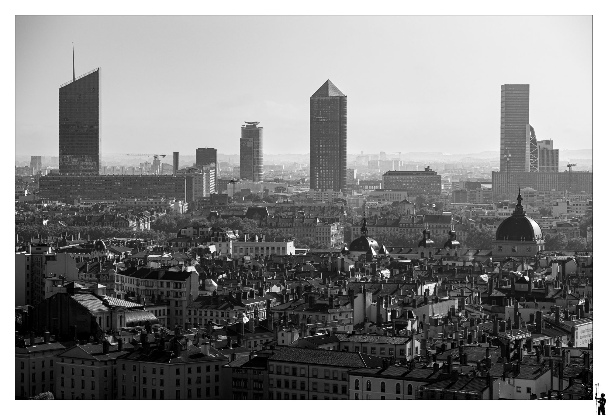 Sur les hauts de la ville de Lyon en noir et blanc