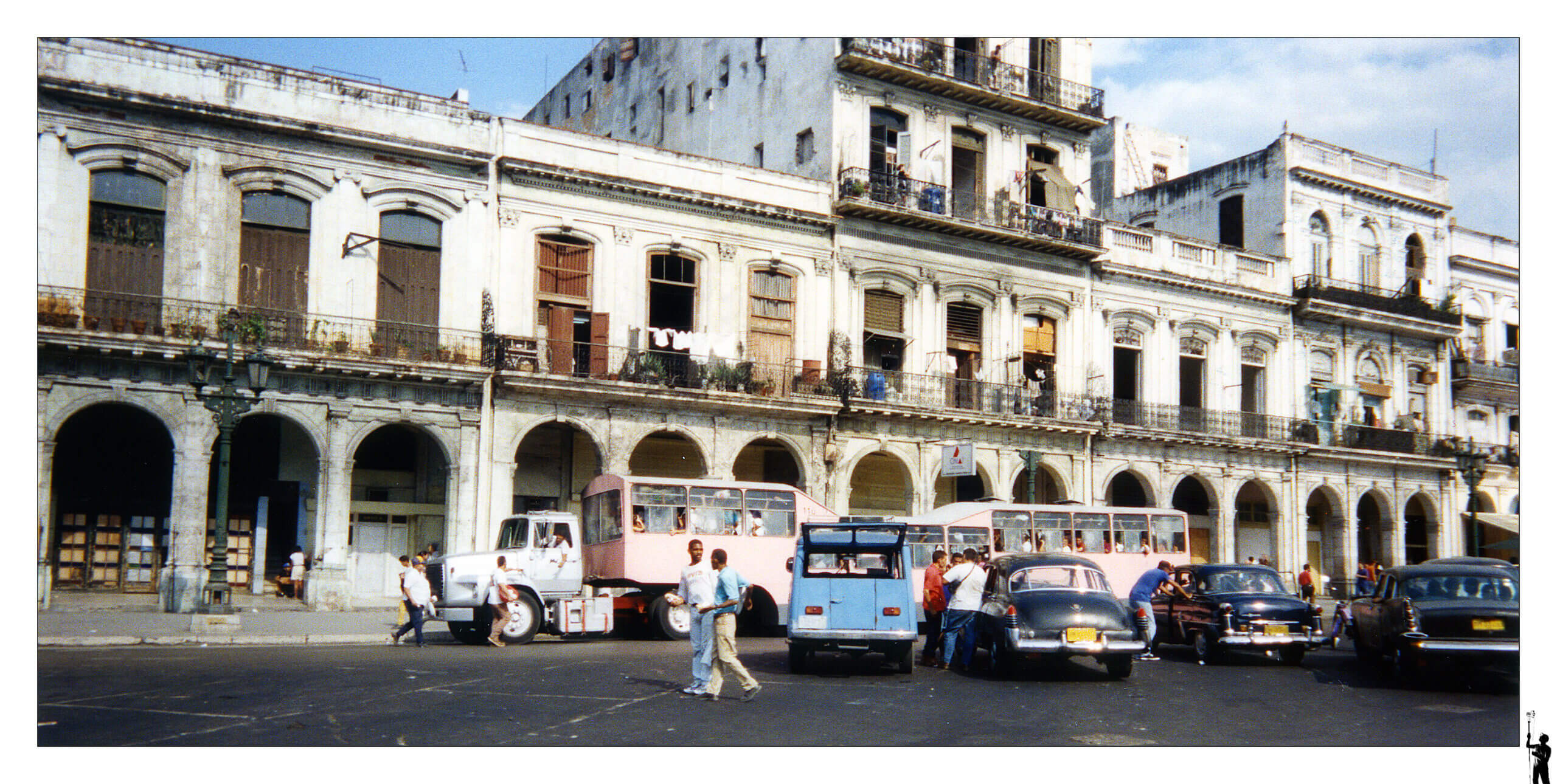 Cuba à l'argentique et ses vieilles voitures