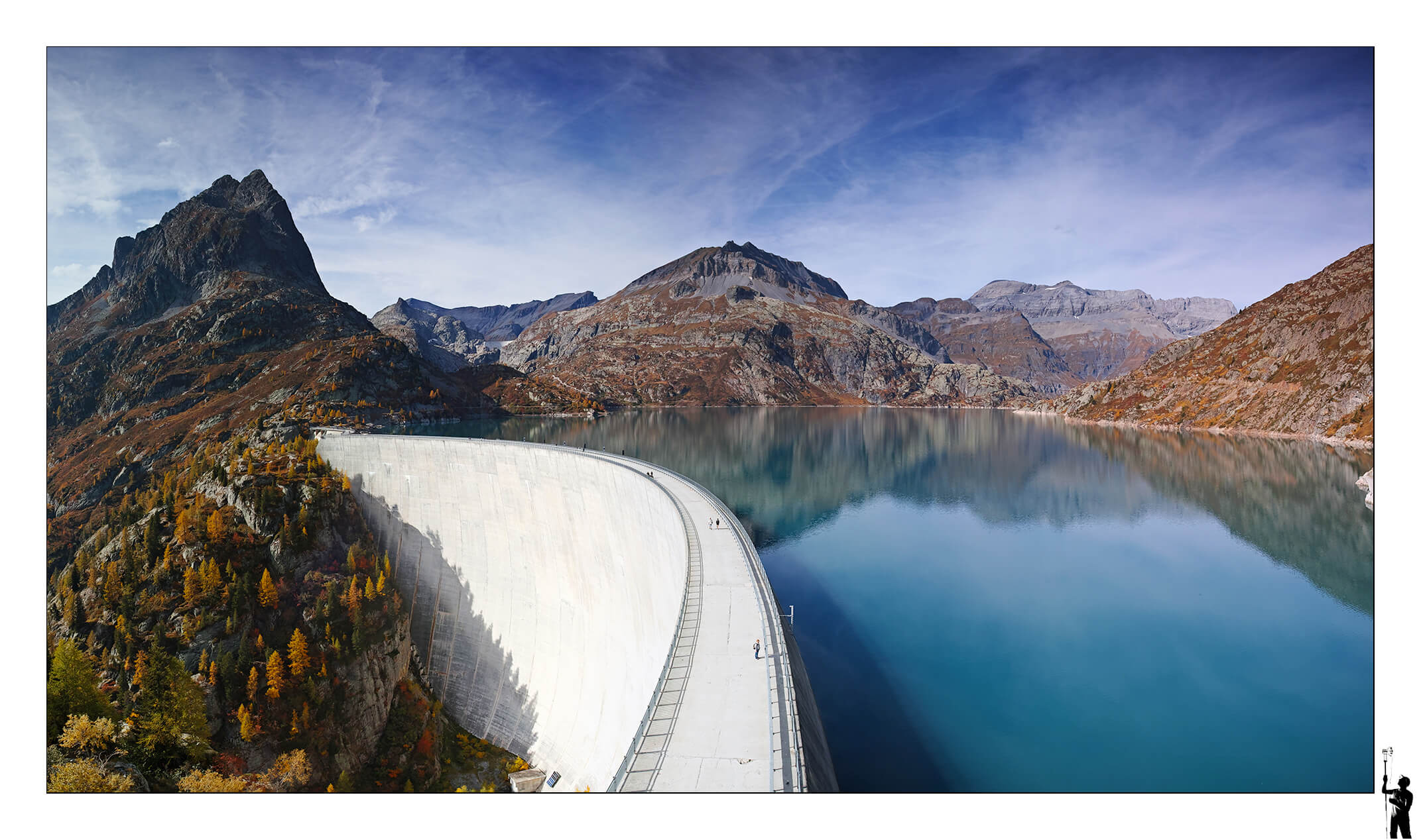 Panoramique du barrage d'Emosson en Suisse au Sigma Fovéon DP0 en automne