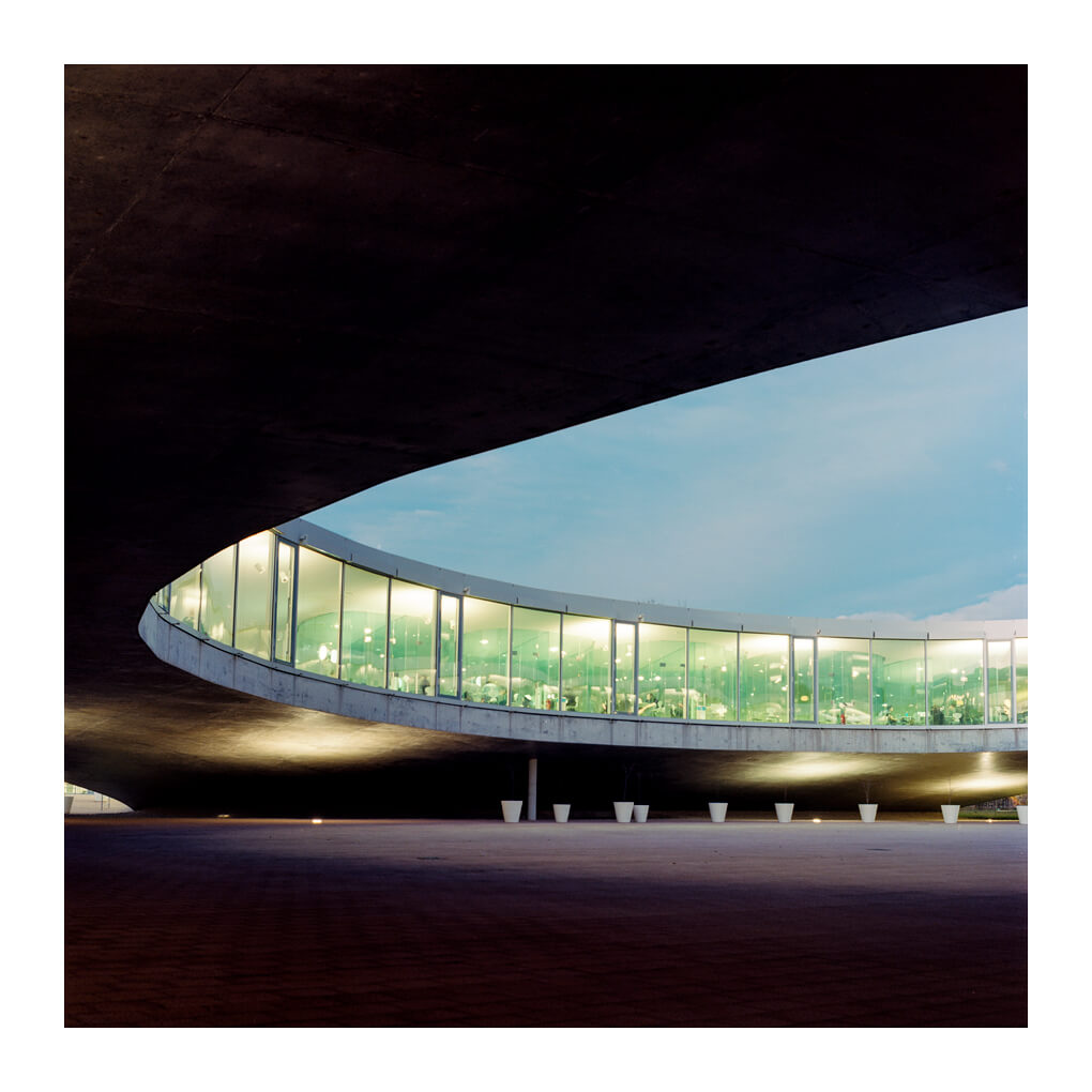 photo au 6x6 argentique couleurs Ektar 100 au rolex learning center