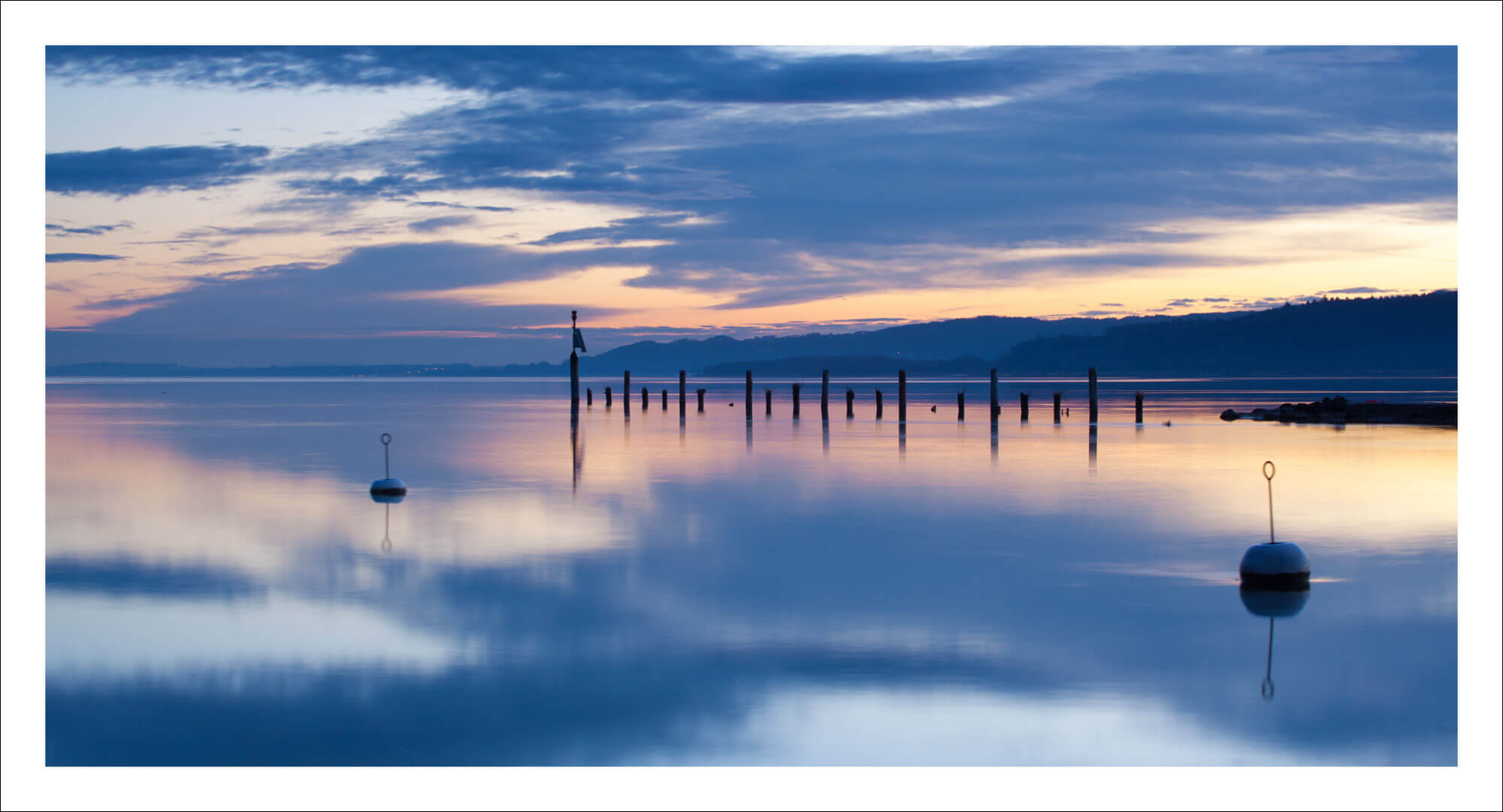 Belles couleurs du matin au levé du soleil à Yverdon et tous ses reflets